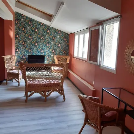 לינה וארוחת בוקר La Maison D'yport איפור
