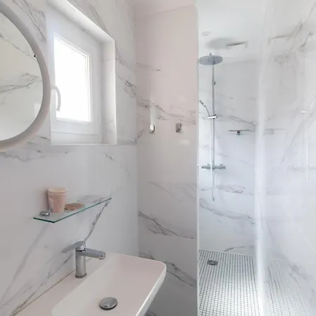 לינה וארוחת בוקר La Maison D'yport איפור